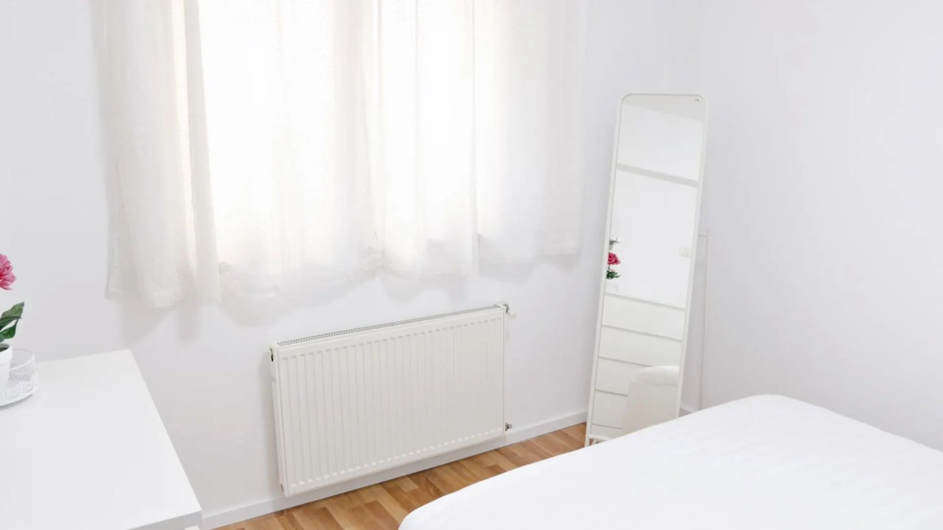 City Base I 2 Bedroom Apt Victoriei Bucureşti 0*,